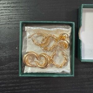 NWOT Elegant Gold Hoop Earring Set (4 Pairs)